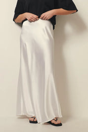 Jupe midi satinée taille haute – Finition brillante chic & silhouette fluide
